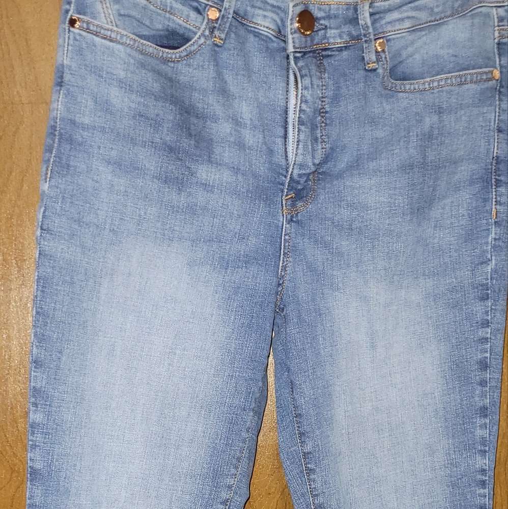 Seven7, size 10, light blue wash distressed denim